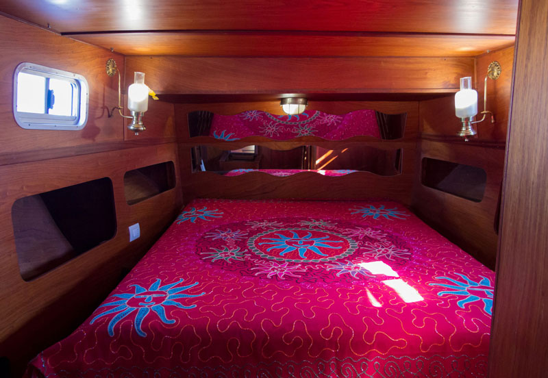 Pasha bed and boat | Yacht Club Marzamemi | Siracusa